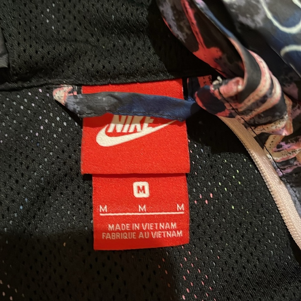 nike windrunner - Picture 3 of 3
